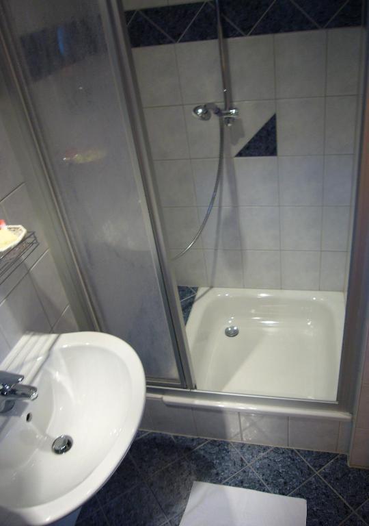 Hotel Deutsches Haus Kaub Quarto foto